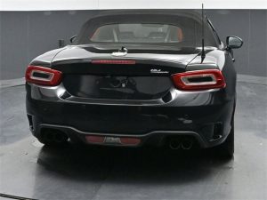 2018 Fiat 124 Spider Abarth — thumbnail 2
