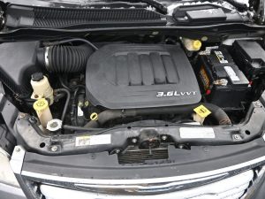 Used 2013 Chrysler Town & Country Touring — thumbnail 21